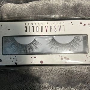 Lashaholic luxury lashes